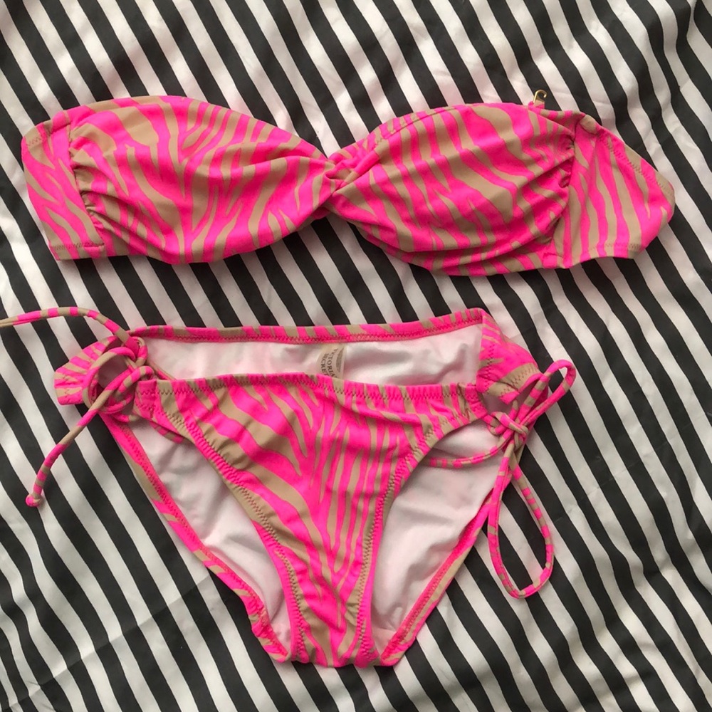 SALE! Victoria’s Secret Hot 🔥 Pink Bikini, Size S